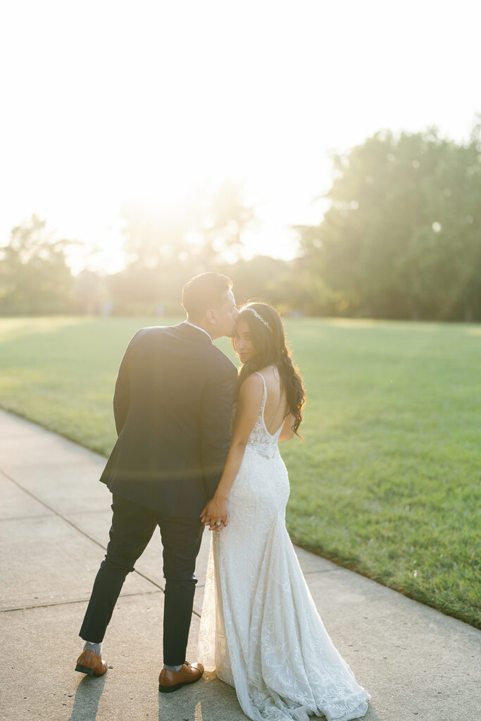 romantic summer wedding at ault park in cincinnati 